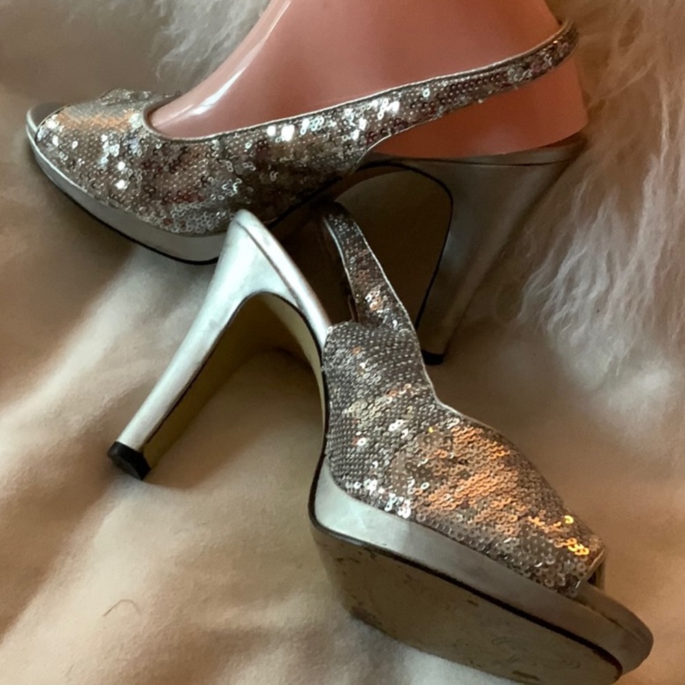Tahari Silver Sequin Heels, Size 8.5 Medium